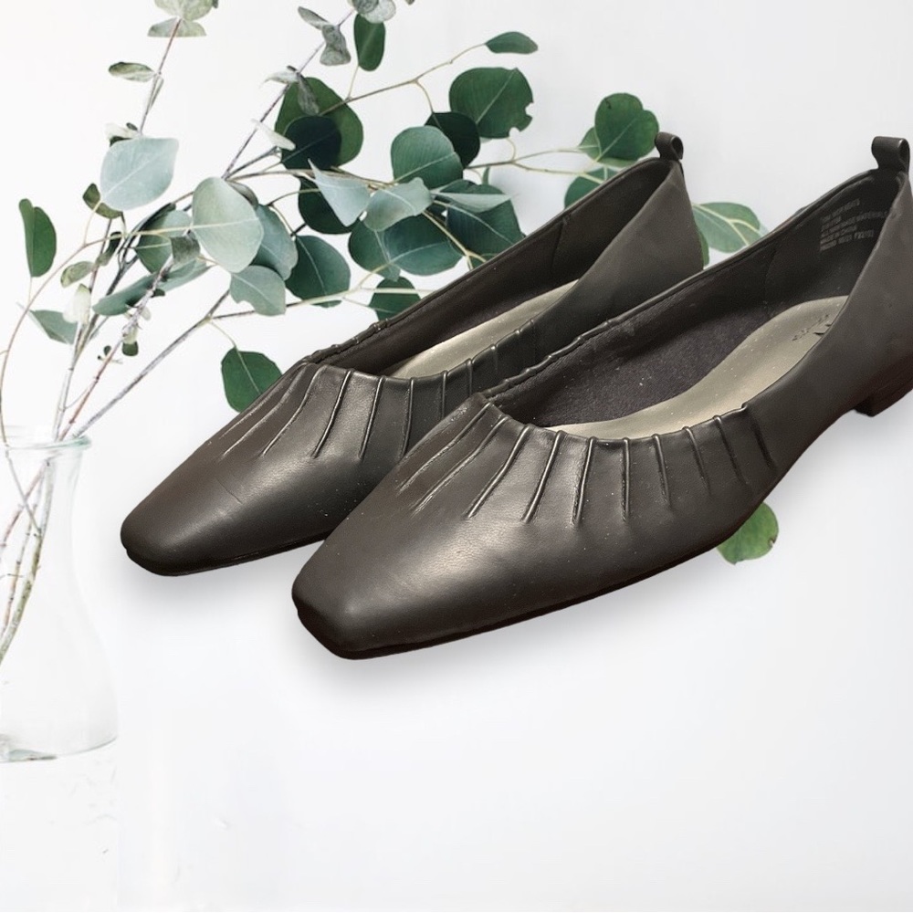 🌺Worthington Keats black pleated faux leather ballet flats Sz10|NWT